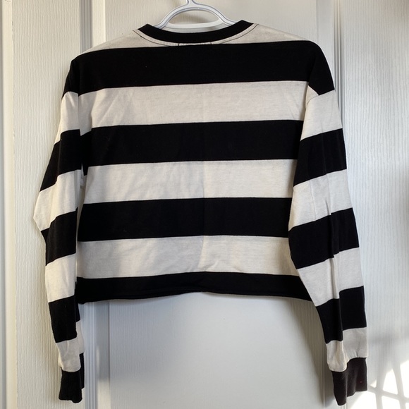 Women’s Forever 21 B&W Striped Shirt - Picture 2 of 4